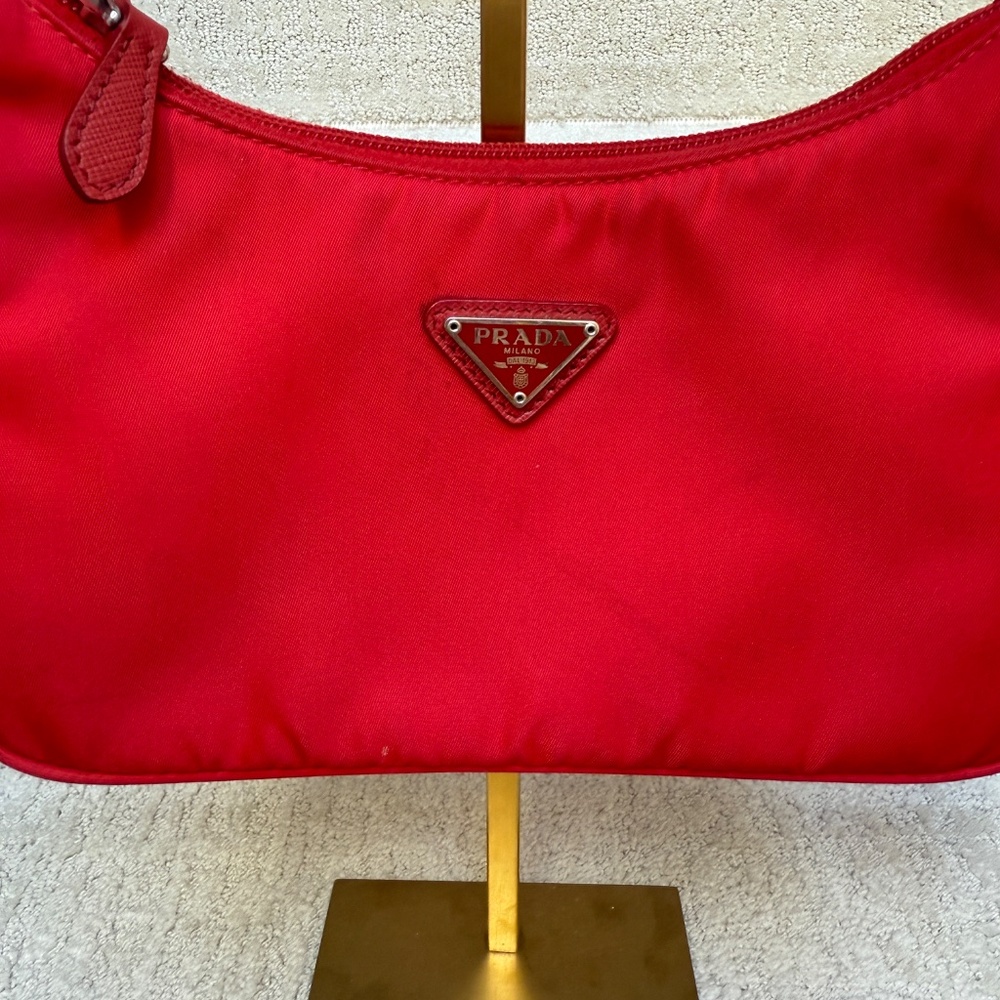 Nylon Re edition Shoulder bag in Red Nylon - Picture 9 of 16